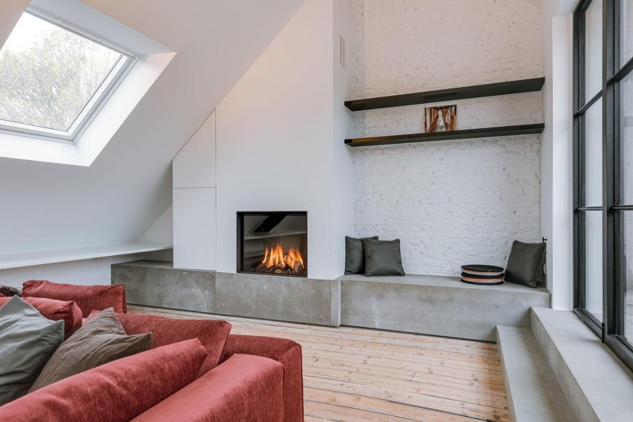 Beautiful Luxurious Mansion With Several Terraces コルト レイク エクステリア 写真
