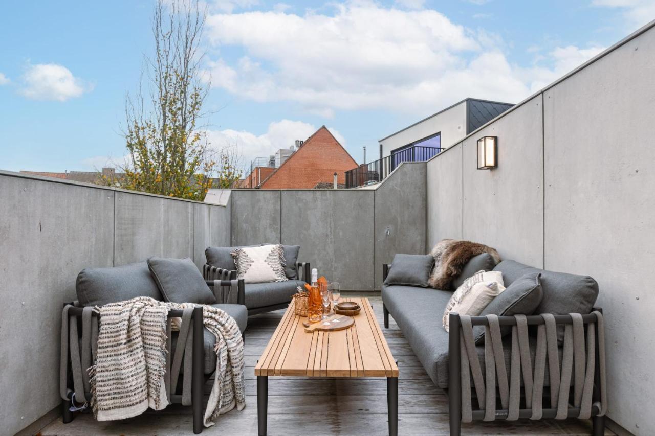 Beautiful Luxurious Mansion With Several Terraces コルト レイク エクステリア 写真