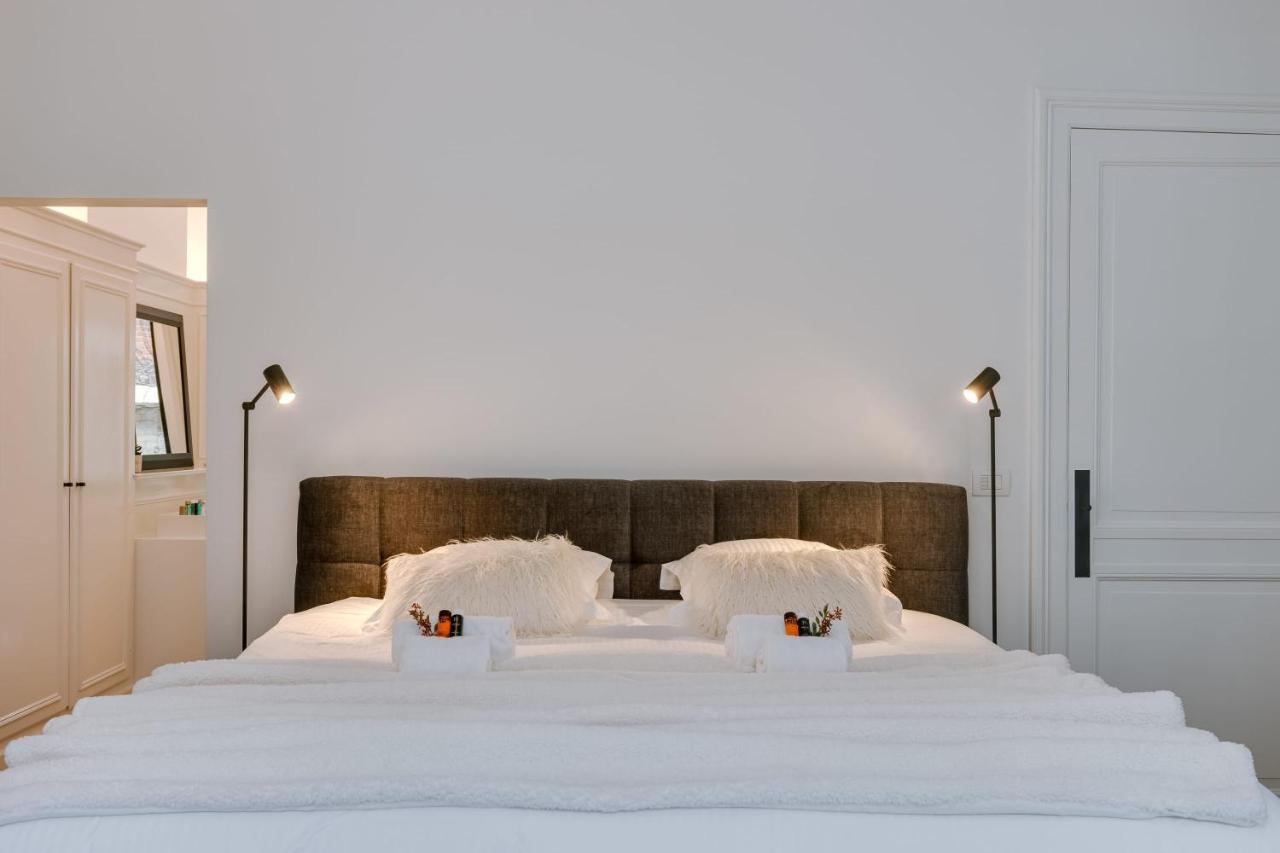 Beautiful Luxurious Mansion With Several Terraces コルト レイク エクステリア 写真