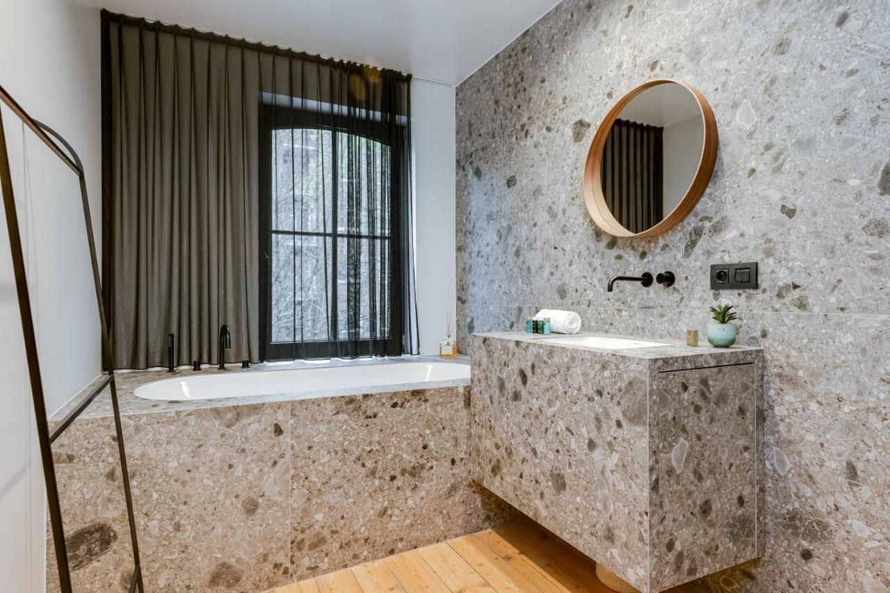 Beautiful Luxurious Mansion With Several Terraces コルト レイク エクステリア 写真