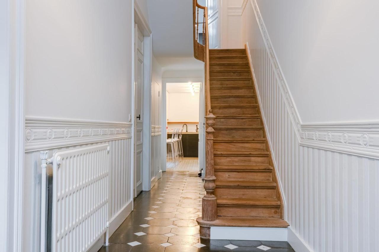 Beautiful Luxurious Mansion With Several Terraces コルト レイク エクステリア 写真