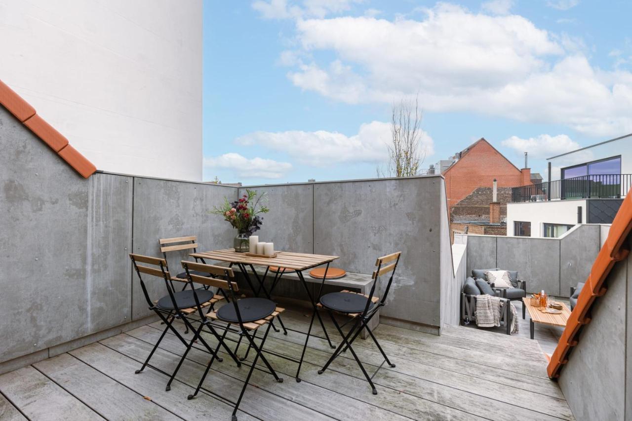 Beautiful Luxurious Mansion With Several Terraces コルト レイク エクステリア 写真