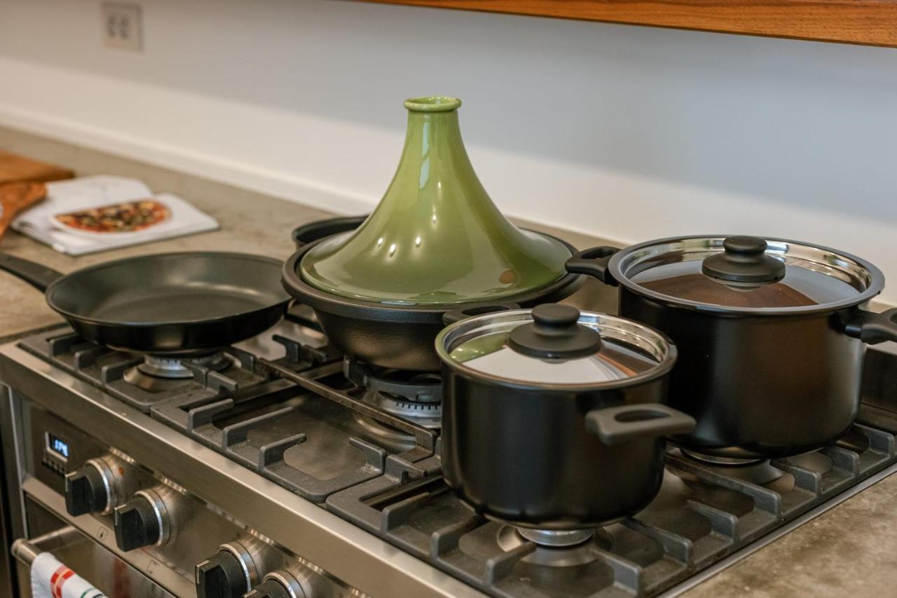 Beautiful Luxurious Mansion With Several Terraces コルト レイク エクステリア 写真